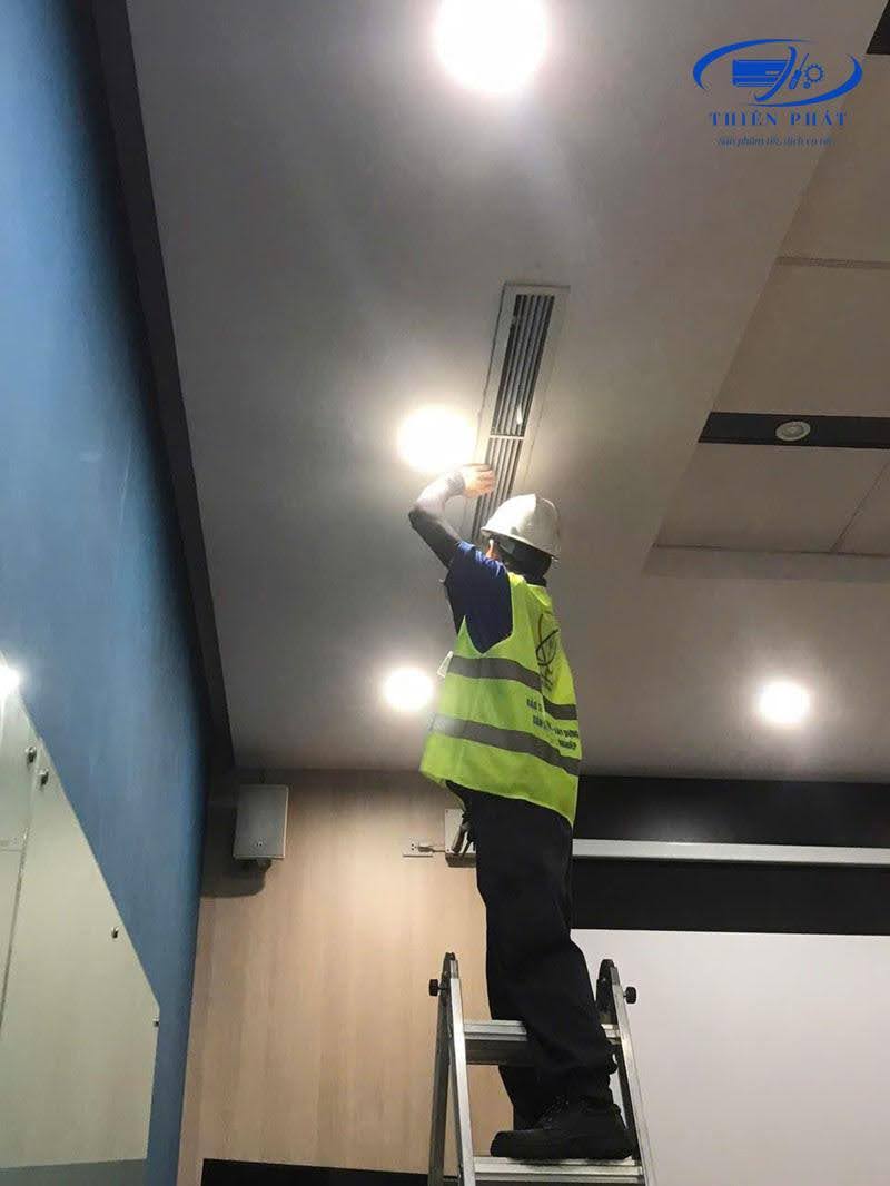 dịch vụ vệ sinh máy lạnh Bình Dương tại Thiên Phát